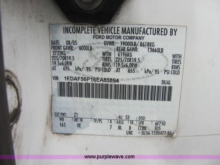 image for item C2936 2006 Ford F550 XL Super Duty service truck