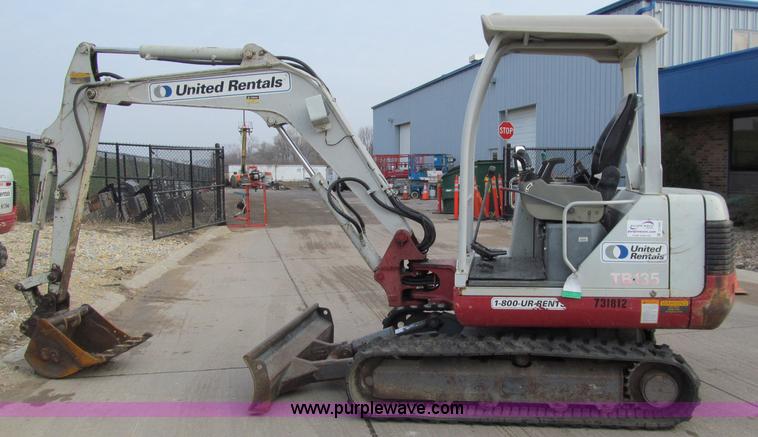 image for item D7004 2005 Takeuchi TB135 mini excavator