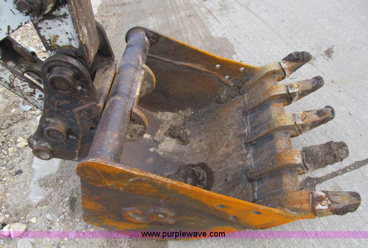 image for item D7004 2005 Takeuchi TB135 mini excavator