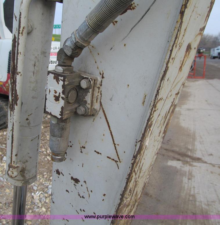 image for item D7004 2005 Takeuchi TB135 mini excavator