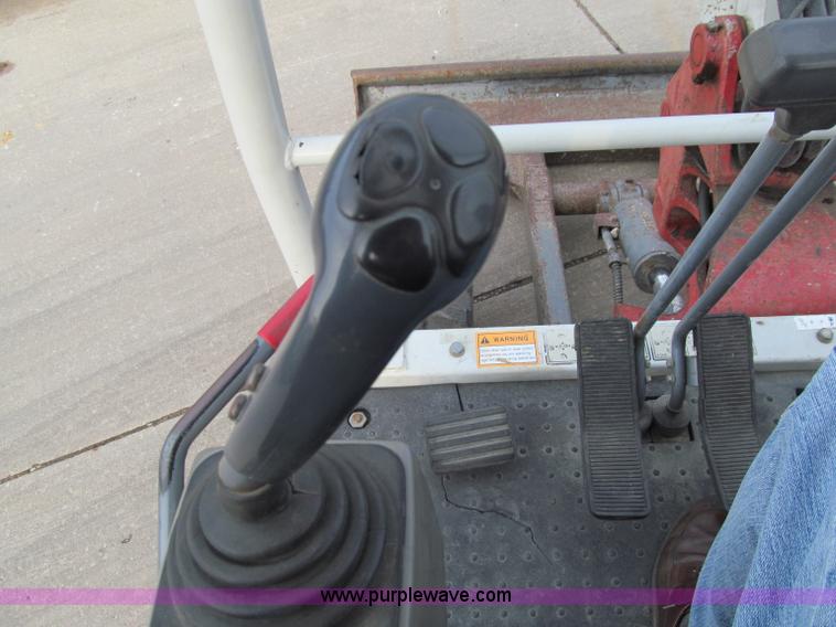 image for item D7004 2005 Takeuchi TB135 mini excavator