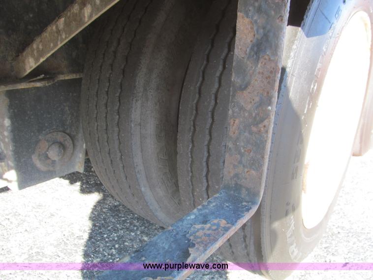 image for item F4631 2006 Ledwell Hydra-Tail 48' equipment trailer