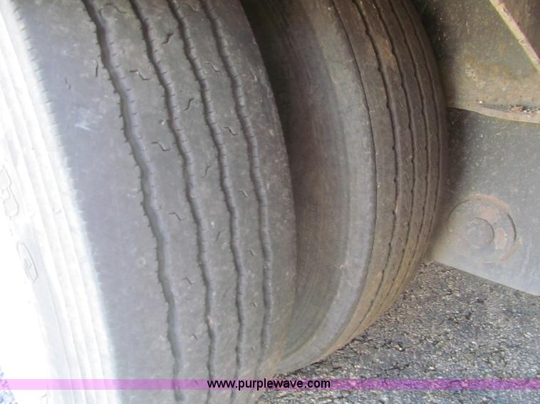 image for item F4631 2006 Ledwell Hydra-Tail 48' equipment trailer