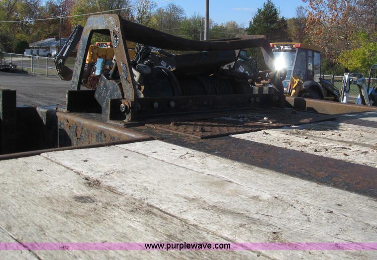 image for item F4631 2006 Ledwell Hydra-Tail 48' equipment trailer