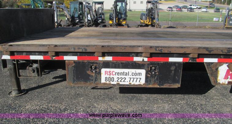 image for item F4631 2006 Ledwell Hydra-Tail 48' equipment trailer