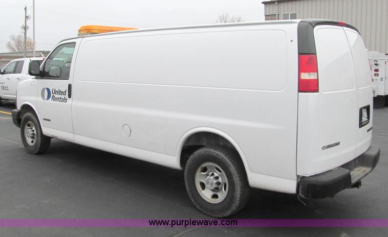 image for item F5548 2006 Chevrolet G2500 Express cargo van
