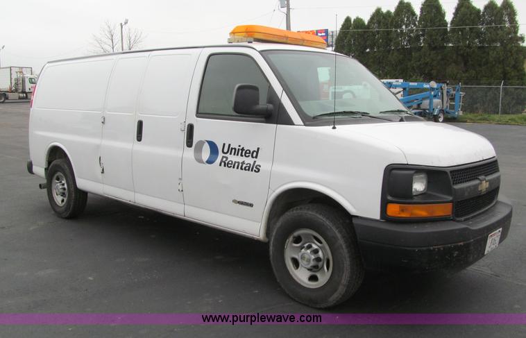 image for item F5548 2006 Chevrolet G2500 Express cargo van