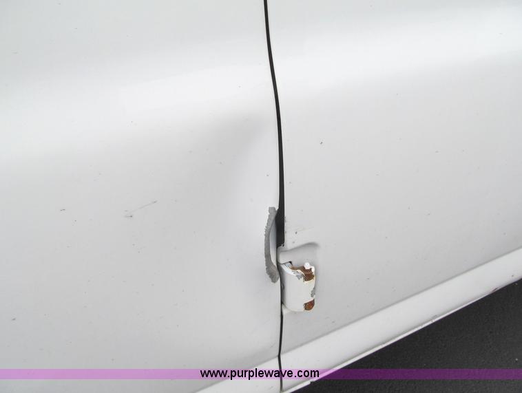 image for item F5548 2006 Chevrolet G2500 Express cargo van