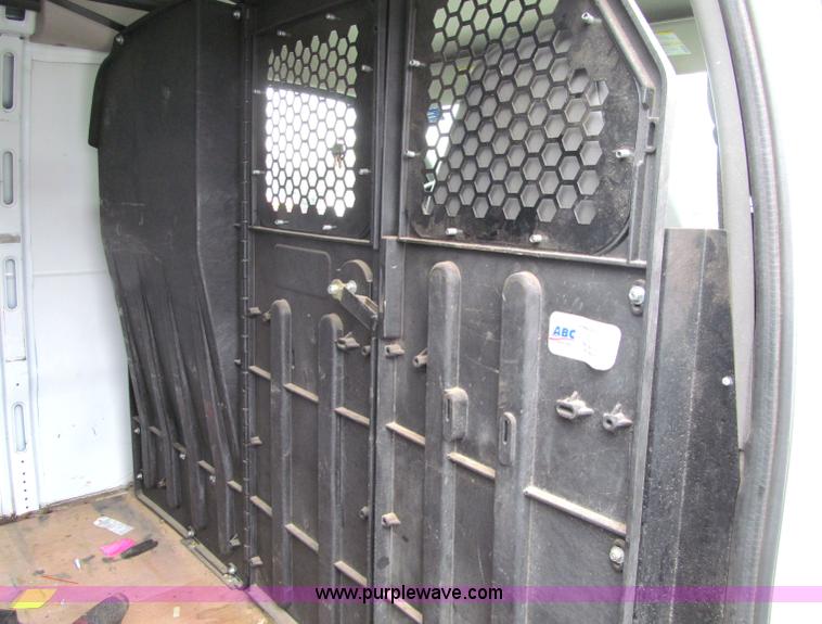 image for item F5548 2006 Chevrolet G2500 Express cargo van