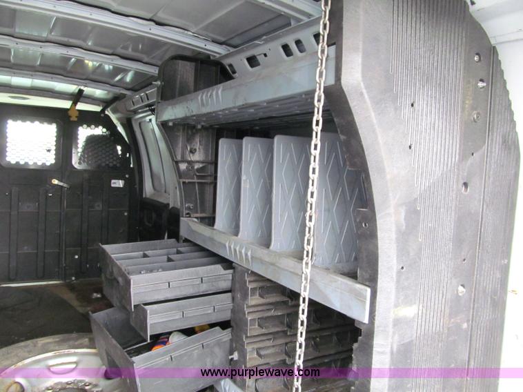 image for item F5548 2006 Chevrolet G2500 Express cargo van