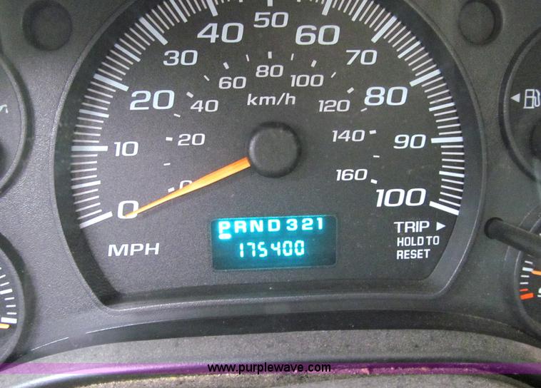 image for item F5548 2006 Chevrolet G2500 Express cargo van