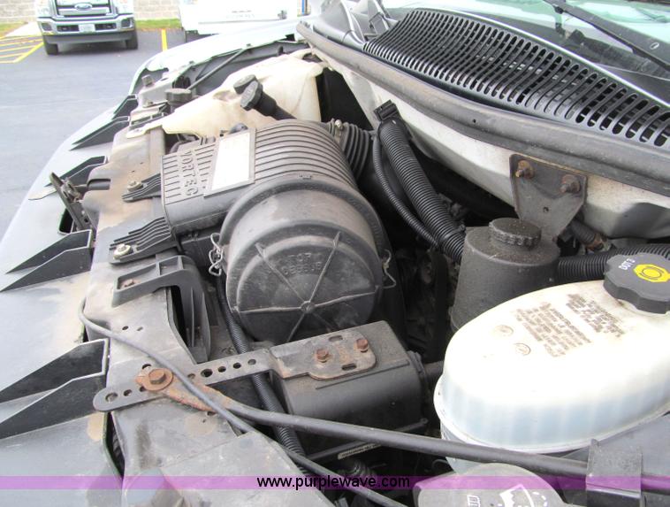 image for item F5548 2006 Chevrolet G2500 Express cargo van