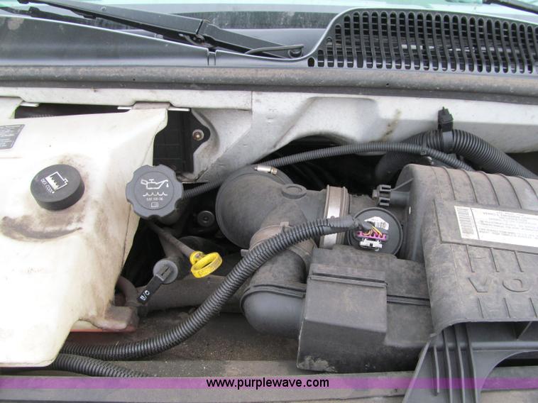 image for item F5548 2006 Chevrolet G2500 Express cargo van