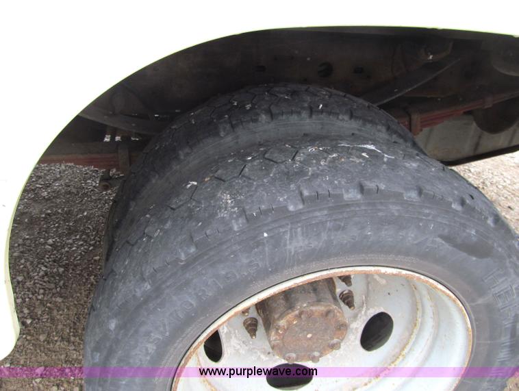 image for item F5549 2006 Ford F550 XL Super Duty service truck