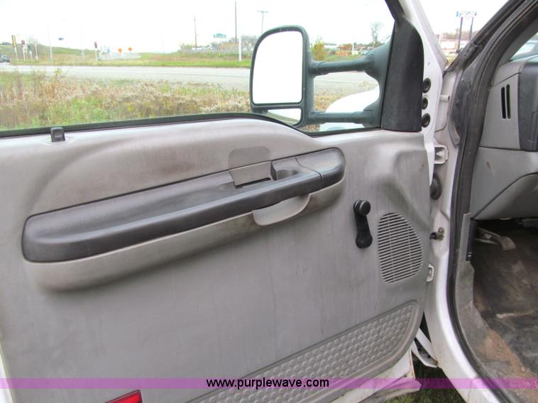image for item F5549 2006 Ford F550 XL Super Duty service truck