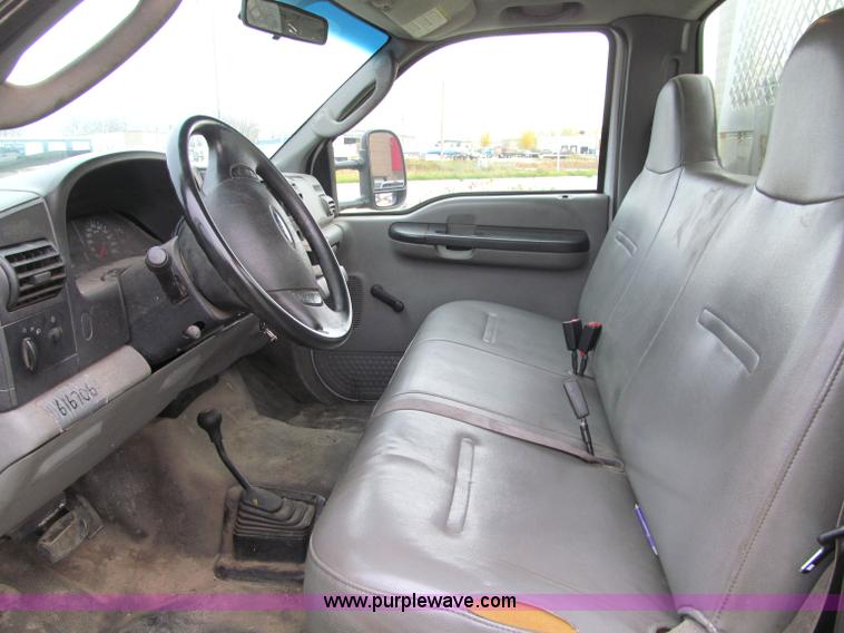 image for item F5549 2006 Ford F550 XL Super Duty service truck