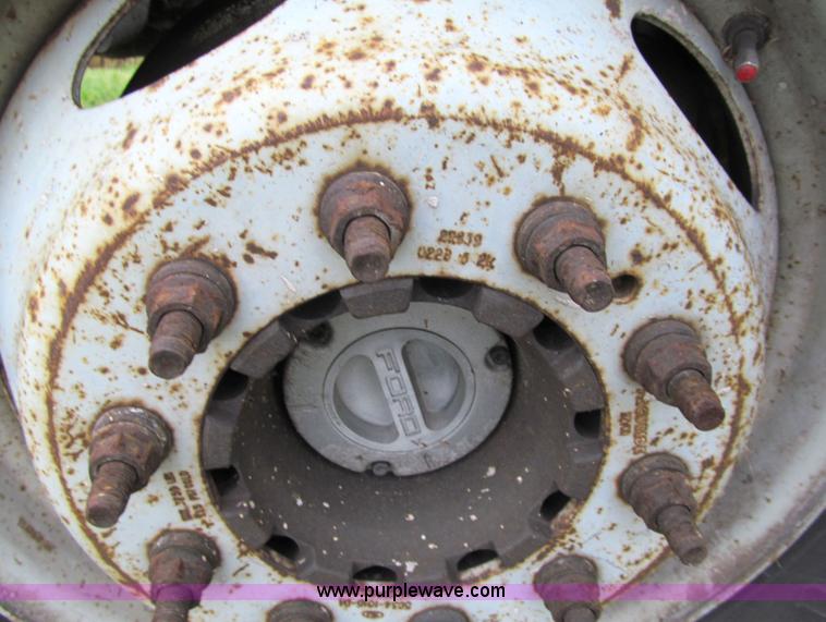 image for item F5549 2006 Ford F550 XL Super Duty service truck