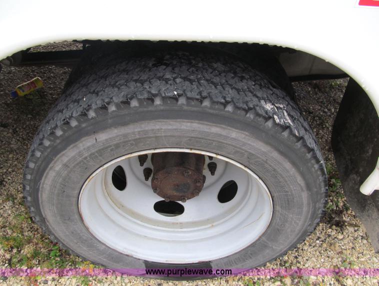 image for item F5550 2006 Ford F550 XL Super Duty service truck