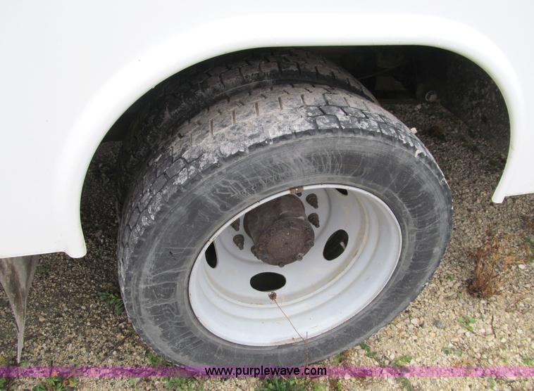 image for item F5550 2006 Ford F550 XL Super Duty service truck
