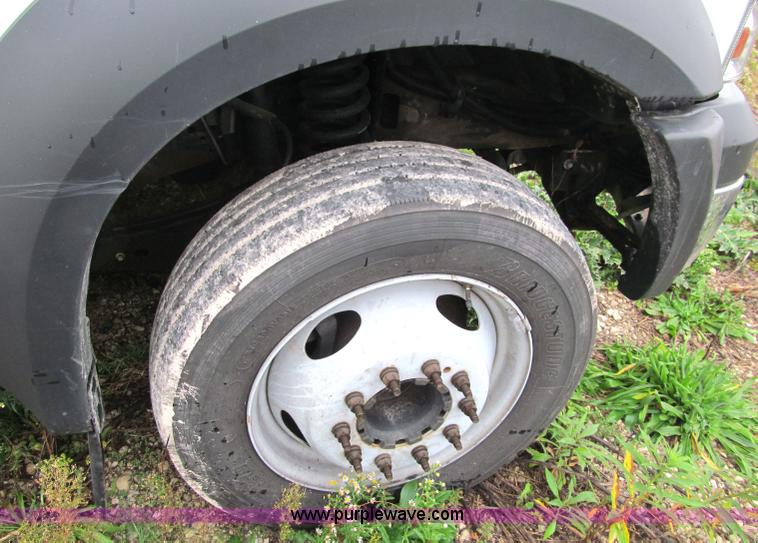 image for item F5550 2006 Ford F550 XL Super Duty service truck