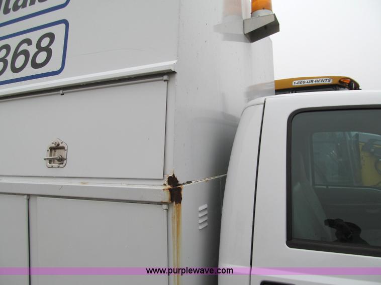 image for item F5550 2006 Ford F550 XL Super Duty service truck