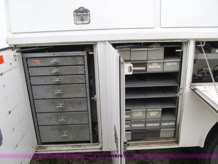 image for item F5550 2006 Ford F550 XL Super Duty service truck