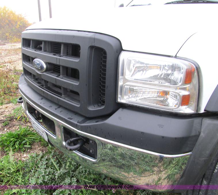 image for item F5550 2006 Ford F550 XL Super Duty service truck