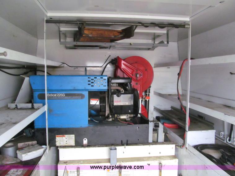 image for item F5550 2006 Ford F550 XL Super Duty service truck