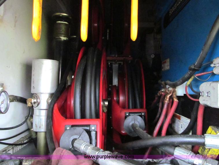 image for item F5550 2006 Ford F550 XL Super Duty service truck