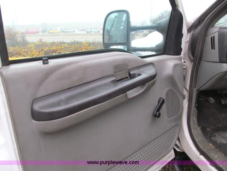 image for item F5550 2006 Ford F550 XL Super Duty service truck