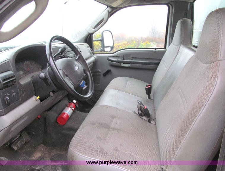 image for item F5550 2006 Ford F550 XL Super Duty service truck