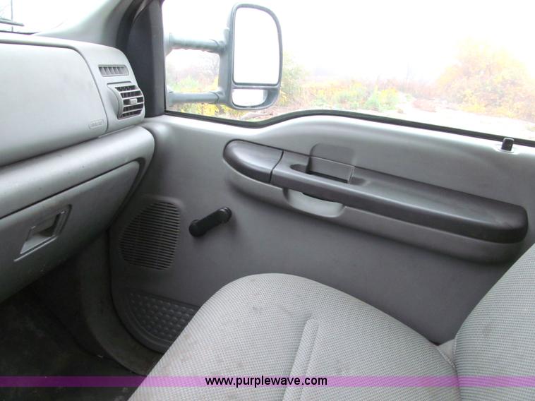 image for item F5550 2006 Ford F550 XL Super Duty service truck