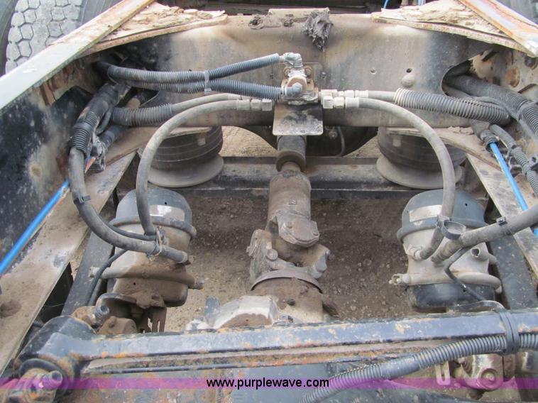 image for item F5553 2007 Freightliner Columbia CL120 semi truck