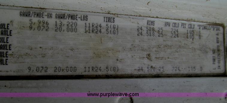 image for item F5553 2007 Freightliner Columbia CL120 semi truck