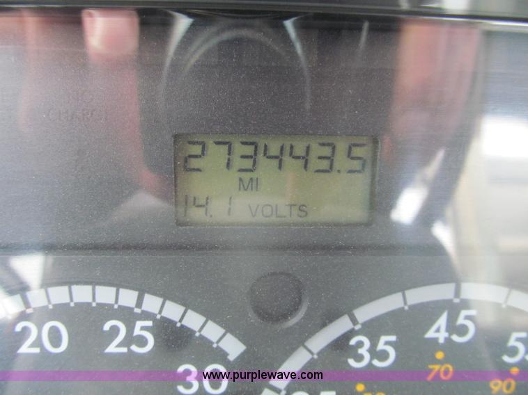 image for item F5553 2007 Freightliner Columbia CL120 semi truck