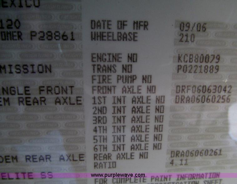 image for item F5553 2007 Freightliner Columbia CL120 semi truck