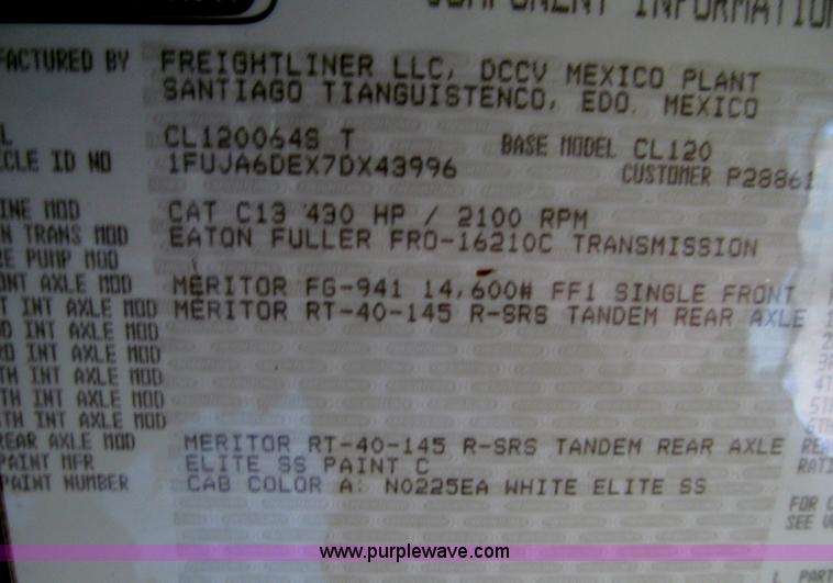 image for item F5553 2007 Freightliner Columbia CL120 semi truck