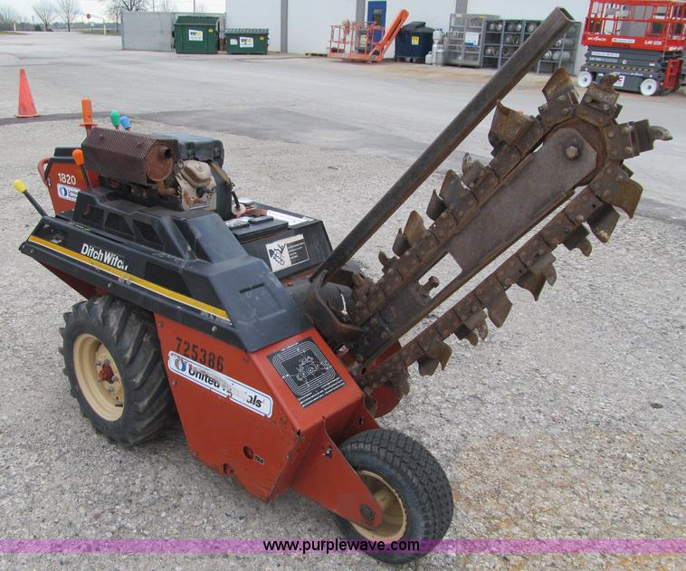 image for item F5556 2005 Ditch Witch 1820HE walk-behind trencher