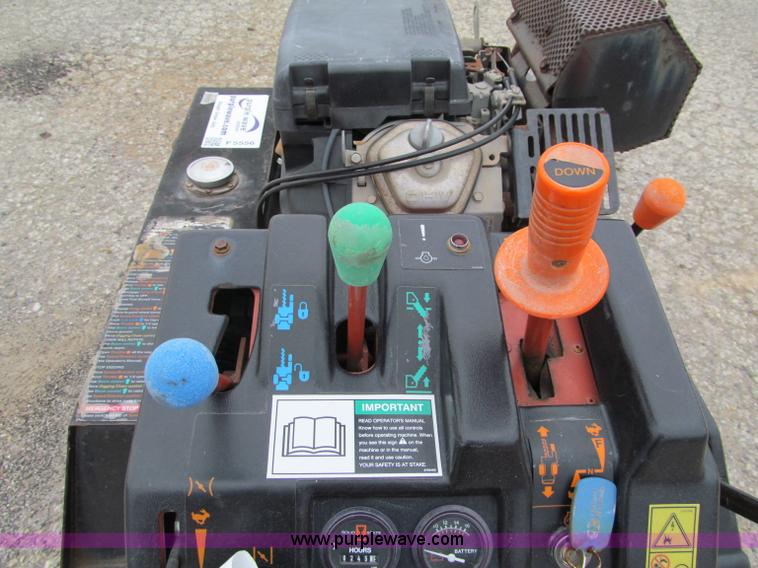 image for item F5556 2005 Ditch Witch 1820HE walk-behind trencher