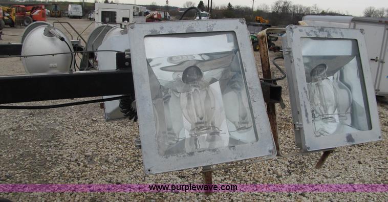 image for item F5557 Magnum MLT 3060 light tower