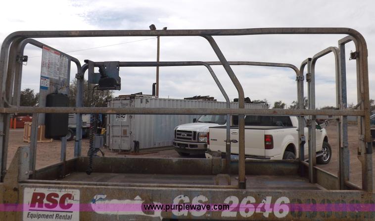 image for item F6231 2006 Genie GS2646 scissor lift