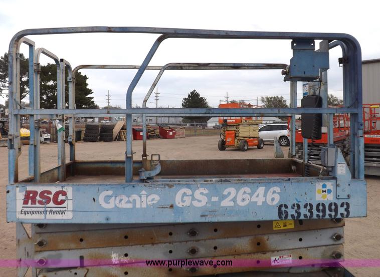 image for item F6231 2006 Genie GS2646 scissor lift