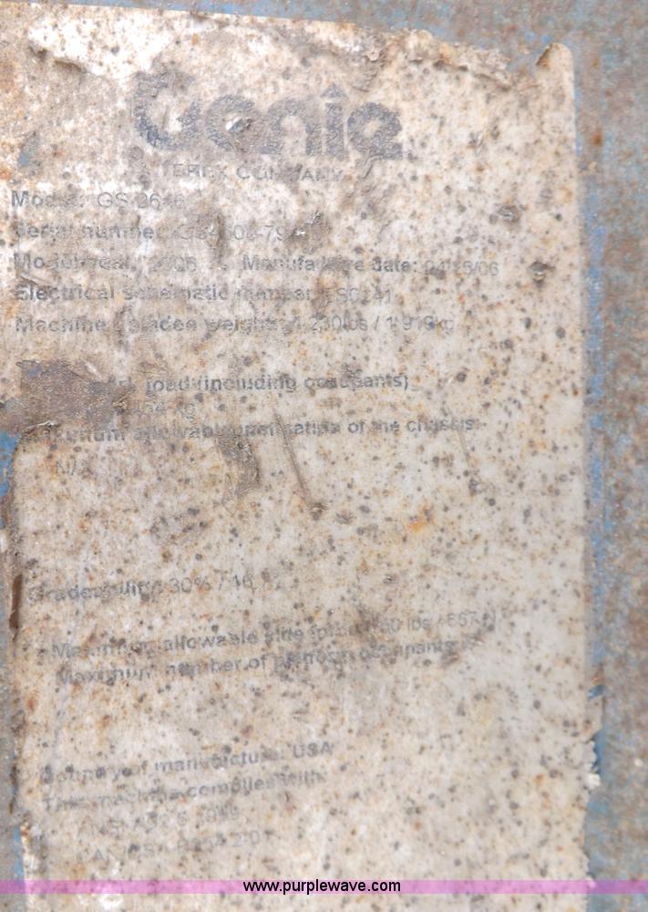 image for item F6231 2006 Genie GS2646 scissor lift