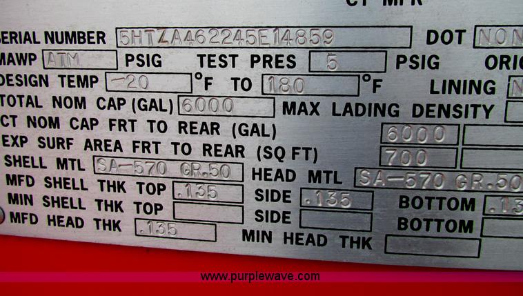 image for item B7416 2004 Heil 6000G water tanker trailer