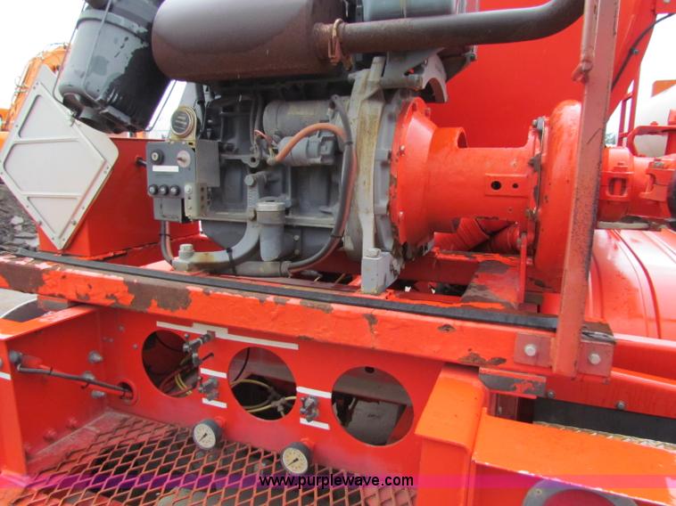 image for item B7416 2004 Heil 6000G water tanker trailer