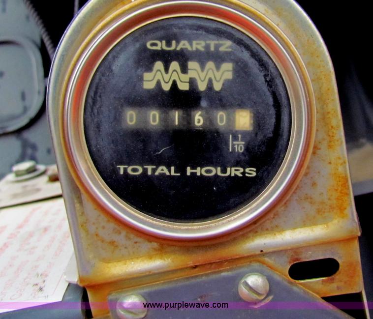 image for item B7416 2004 Heil 6000G water tanker trailer