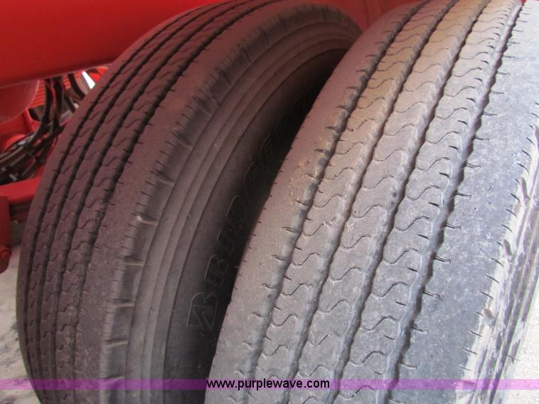 image for item B7416 2004 Heil 6000G water tanker trailer