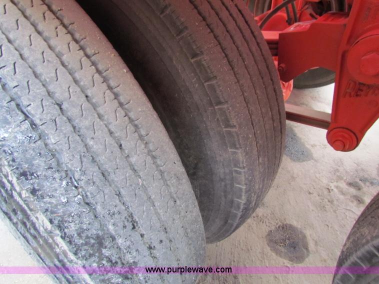 image for item B7416 2004 Heil 6000G water tanker trailer