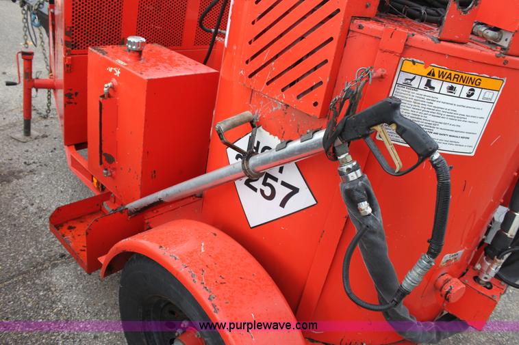 image for item B7419 2004 Craft Co SS-125 crack seal machine