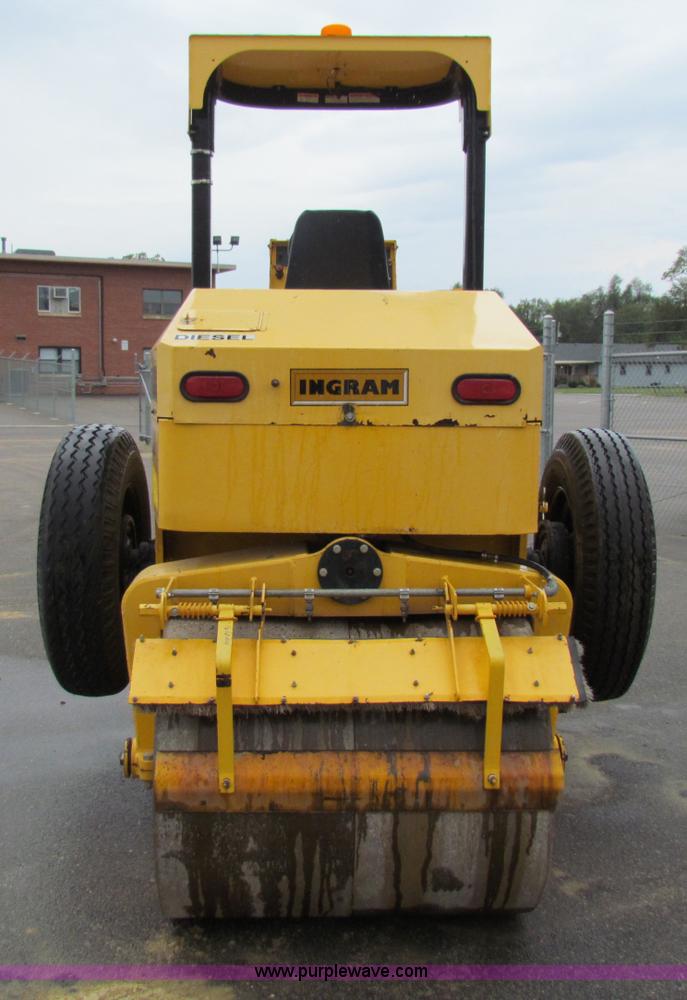 image for item B7423 2006 Ingram RS207 flat face steel roller